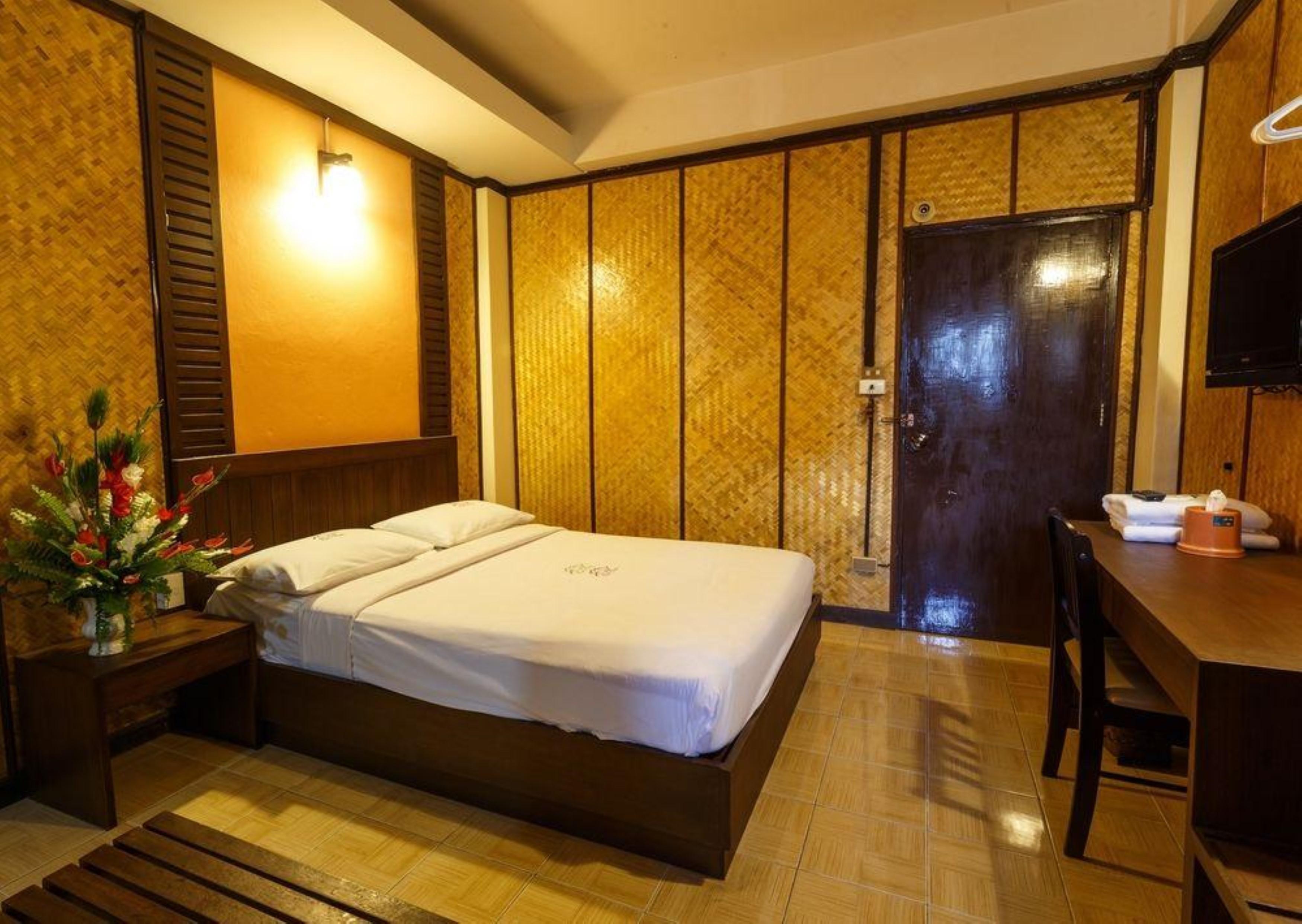 Luck Thai Hotel Chiang Mai Exterior photo
